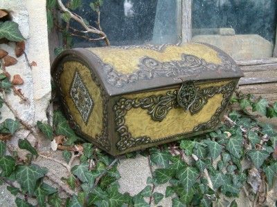 Vintage French style Shabby Chic Decorative Tin Casket  