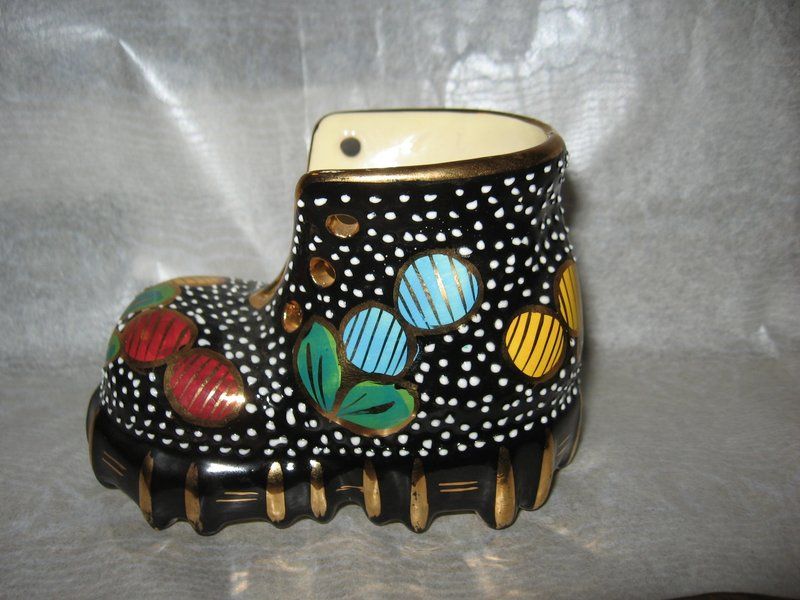 10 VINTAGE DECOR BOOT VASE MADE IN ITALY 5IN LONG  