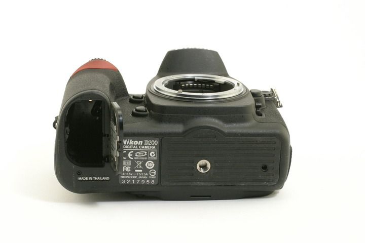 Nikon D200 10.2 MP Digital SLR Camera Body Only D 200 DSLR 10MP 202046 