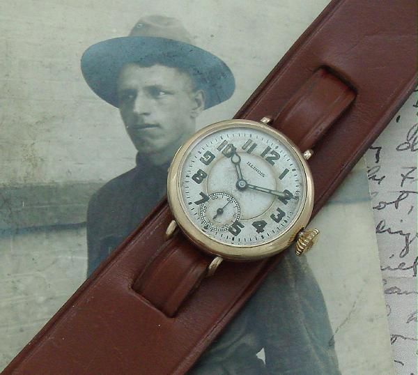 HANDSOME, Original Mens 1916 Illinois WWI Wire lug Trench Watch 