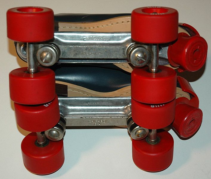 VINTAGE RIEDELL BLUE QUAD SKATES w/ BRIGHT RED 63mm HUB WHEELS  