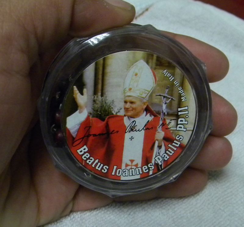 ROSARY ROSE PETALS Pope JOHN PAUL II Beatification ROSARY BOX NEW 