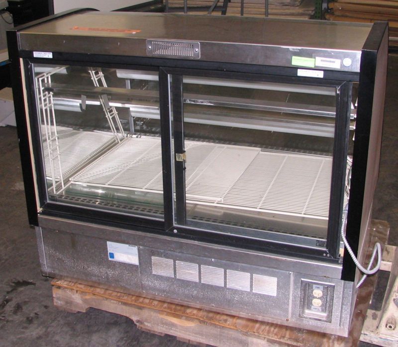   Refrigerated Food Display Case, Curved Glass, Lighted, Bakery, Deli