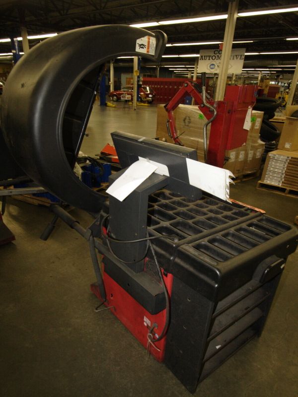 Hunter Automotive DSP 9500 Balancer & Tire Changer  