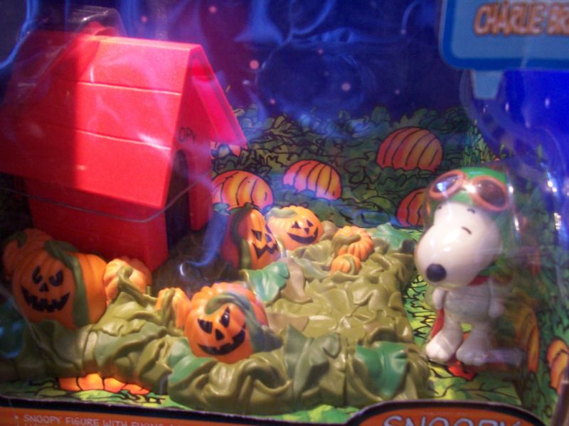   SNOOPY & THE GREAT PUMPKIN DIORAMA 2002 Schulz Charlie Brown MIB