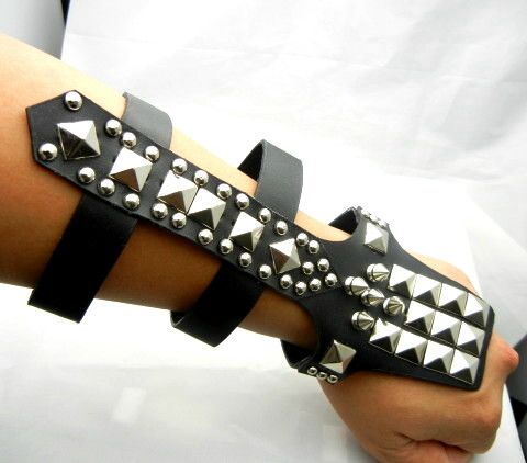 TEW500 9 Spikes Studs Leather Bracelet Wristband Biker Punk Heavy 