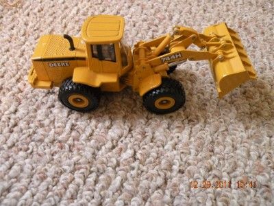 ERTL JOHN DEERE 744H LOADER DIE CAST METAL150 SCALE  