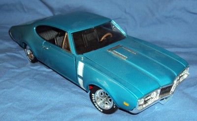 ERTL 118 1968 Oldsmobile 442 Turquoise  