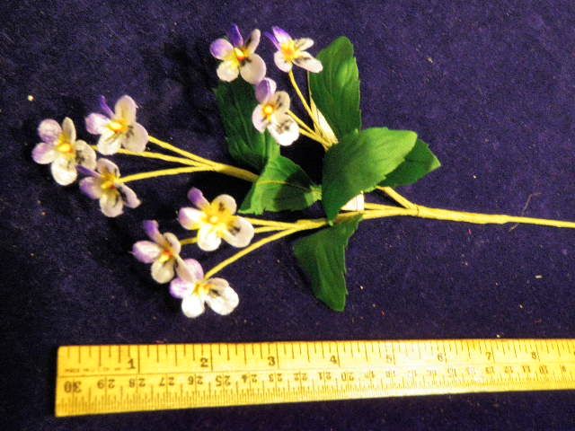 Vintage Millinery Flower KQ9 Velvet Pansy Spray Lilac  