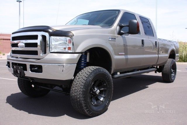 2005 F350 Crew Cab 4X4 Diesel XLT Lifted and Clean in ,