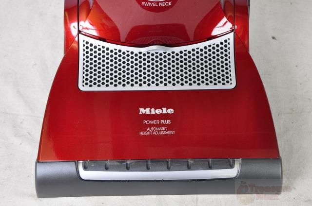 Miele S7 Tango S7580 Upright Vacuum Cleaner with Titan Red Metallic 