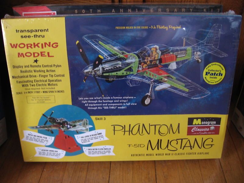 MONOGRAM P 51 MUSTANG VISIBLE MOTORIZED AIRPLANE  