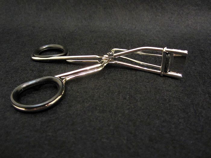 Mini/Partial Japanese brand eyelash curler, great for inner/outer 