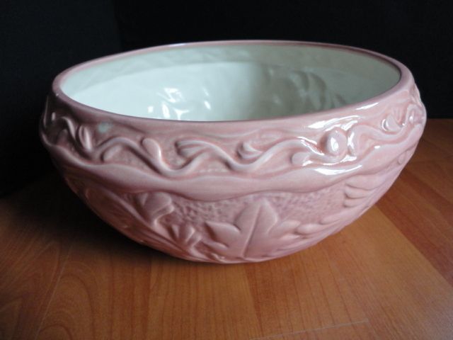     LG. ART POTTERY PLANTER BOWL / DISH   PINK DECO DESIGNS ARNERS 1974