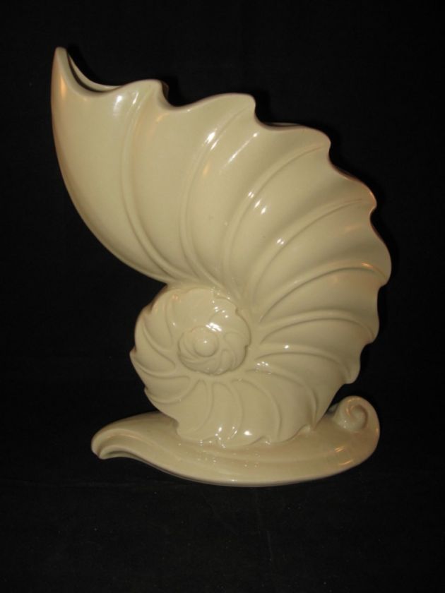 VINTAGE USA SAGE GREEM SNAIL VASE PLANTER  