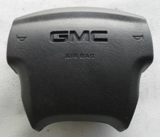 2004 2006 CHEVY TAHOE SILVERAD​O driver airbag cover  